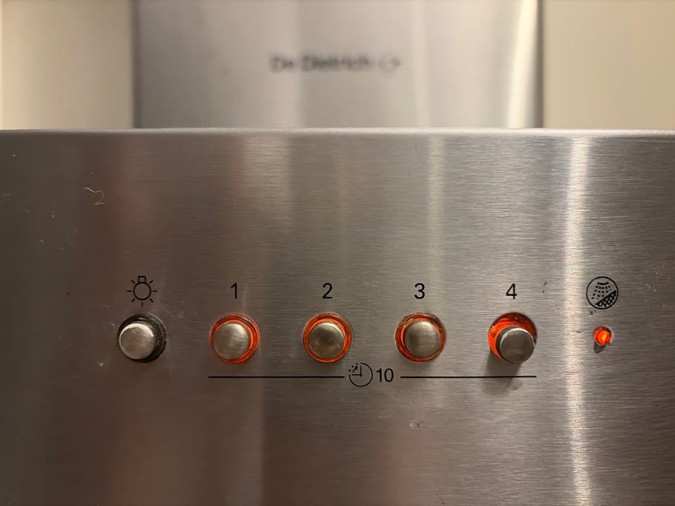 My Range Hood's Buttons Were Flashing. A €0.90 Capacitor Fixed It.
